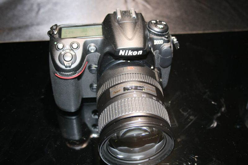 Illustration for article titled Hands On D3 and D300 Impressions: Beefy and Beautiful